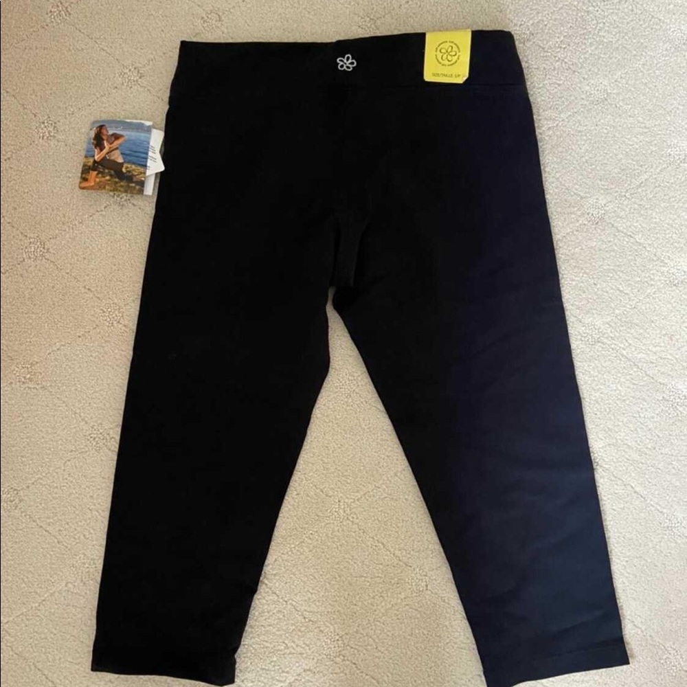 Tuff Athletics assortment of athletic crop yoga pants - Picture 3 of 3